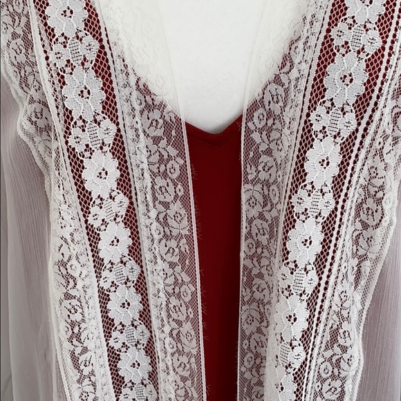 NWOT beautiful lace and fringe kimono - Picture 4 of 7